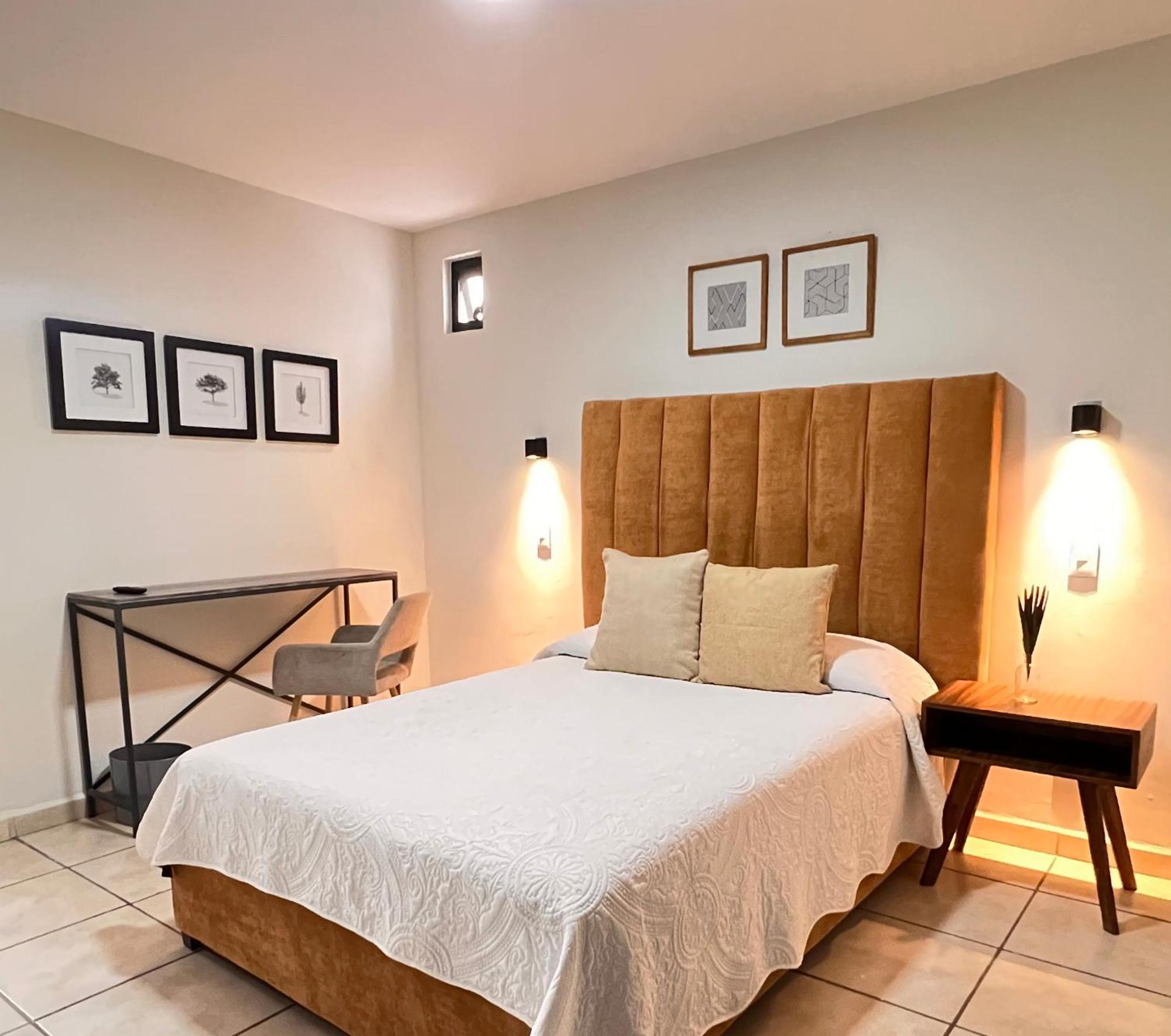 Suites Ciento 37 Leon Bagian luar foto