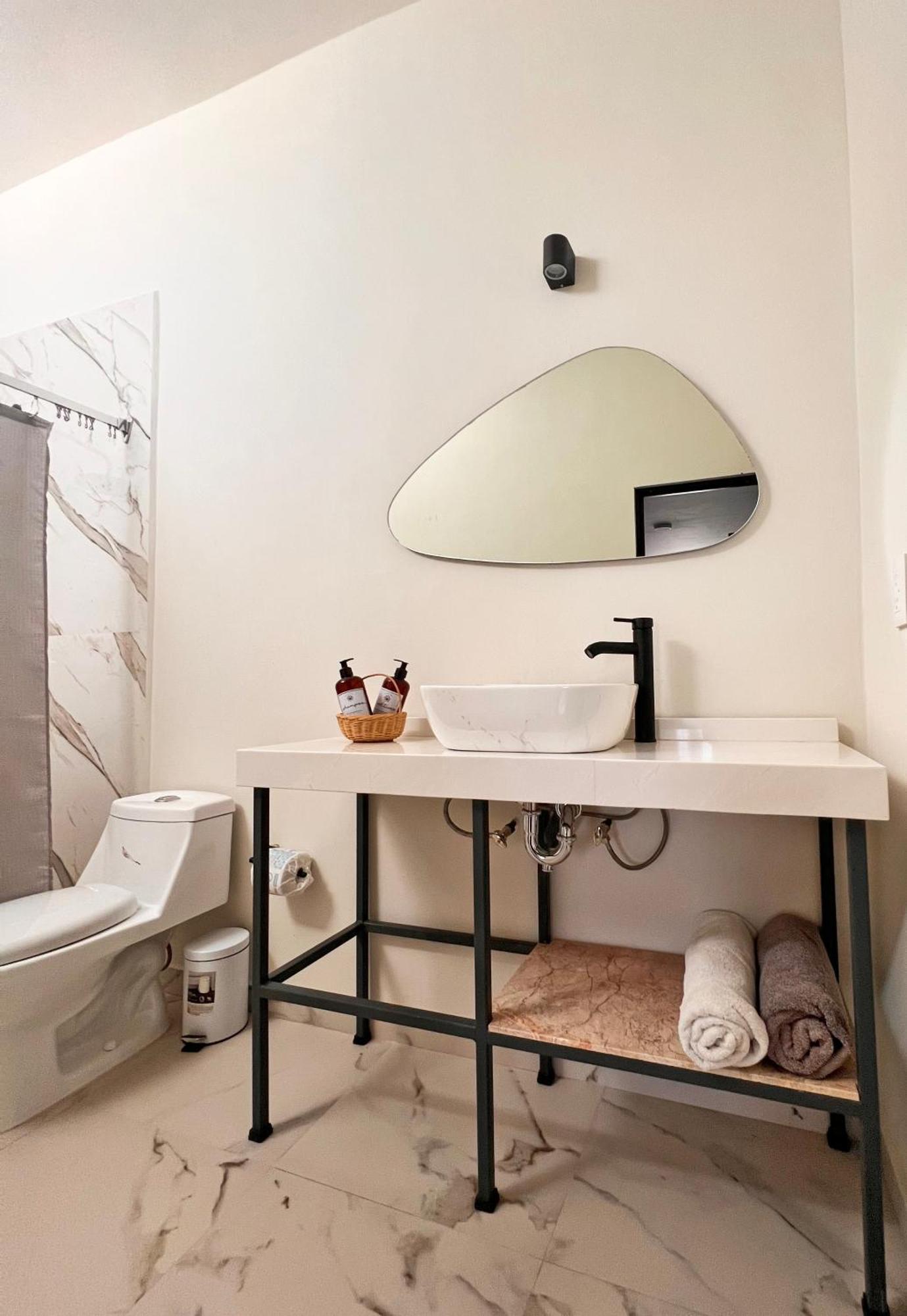 Suites Ciento 37 Leon Bagian luar foto