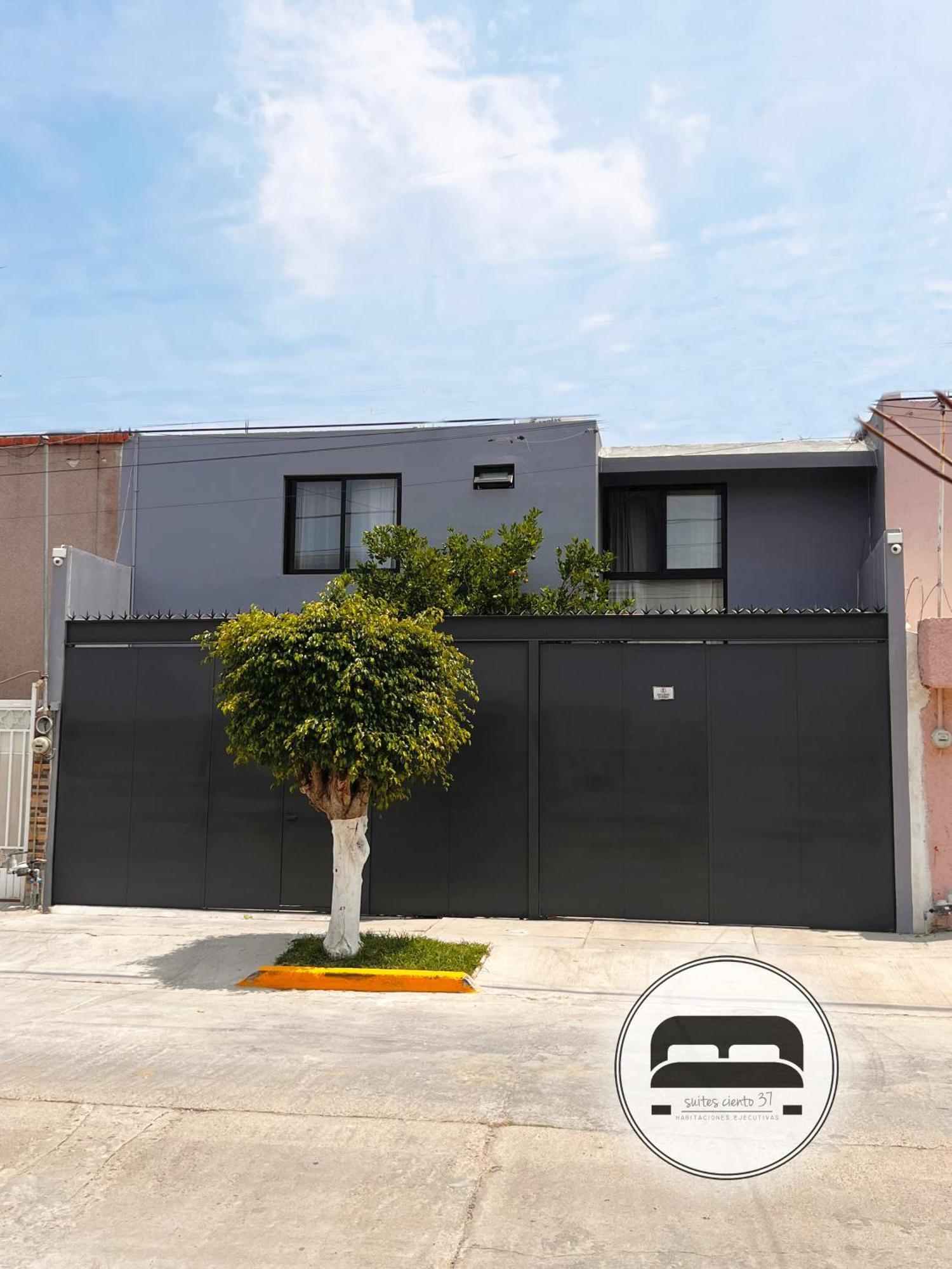 Suites Ciento 37 Leon Bagian luar foto