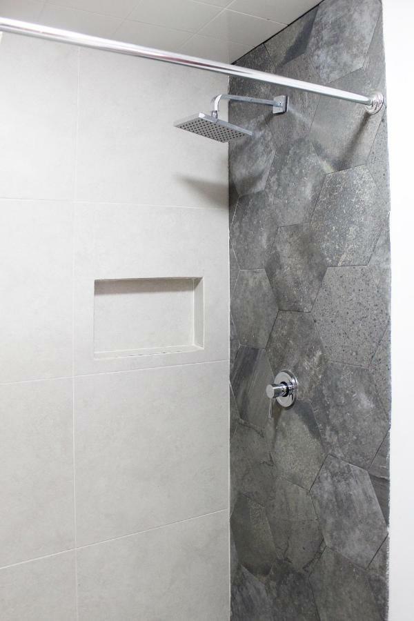 Suites Ciento 37 Leon Bagian luar foto