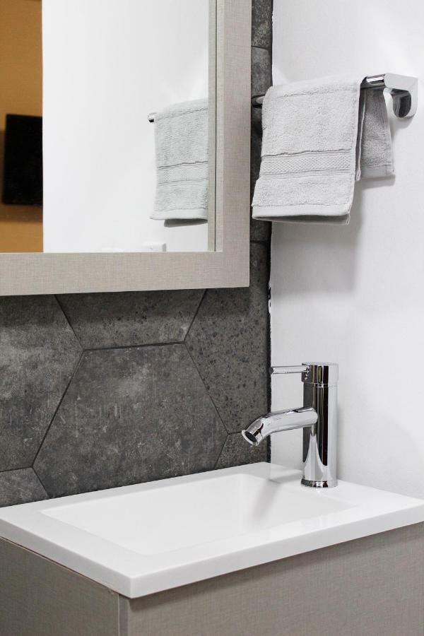 Suites Ciento 37 Leon Bagian luar foto