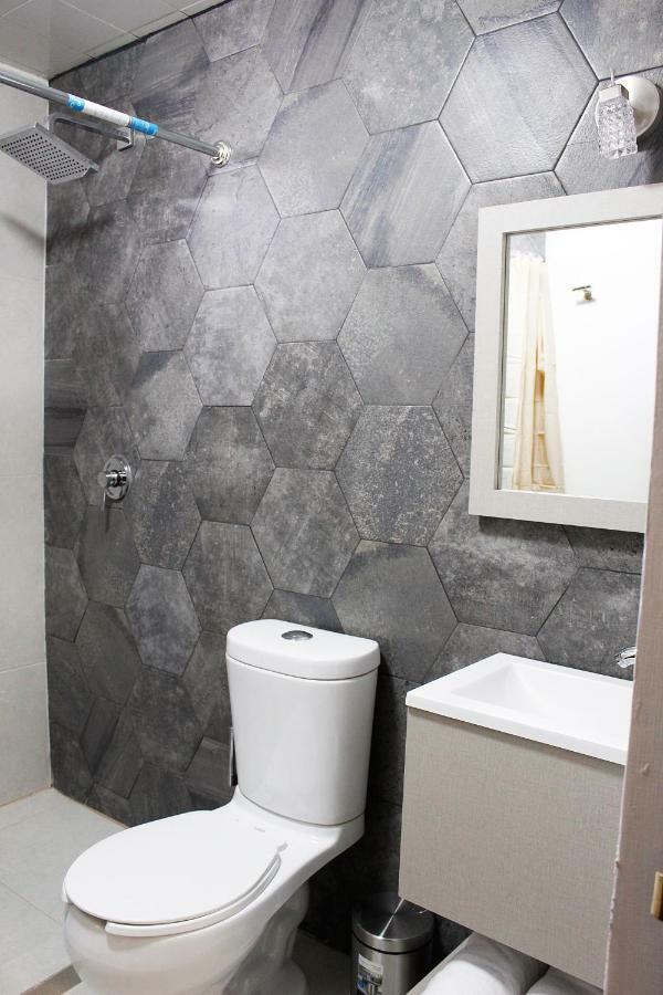 Suites Ciento 37 Leon Bagian luar foto