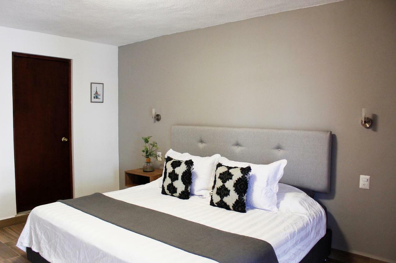 Suites Ciento 37 Leon Bagian luar foto