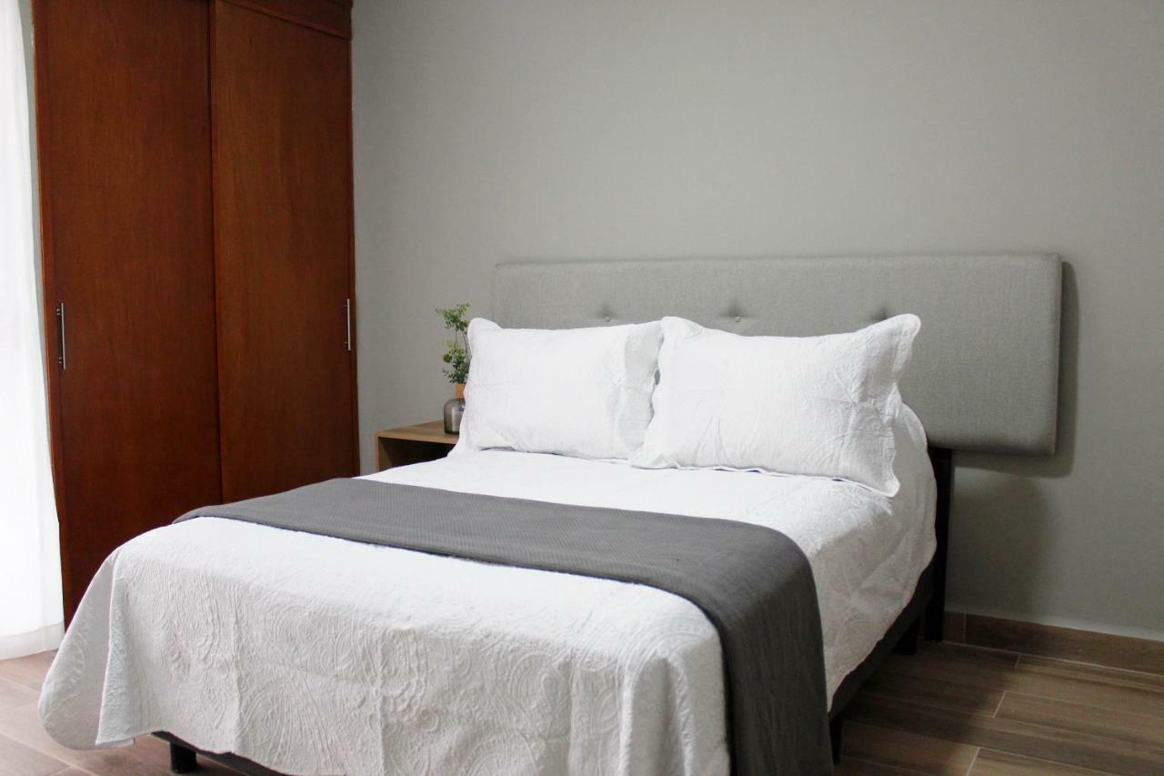 Suites Ciento 37 Leon Bagian luar foto