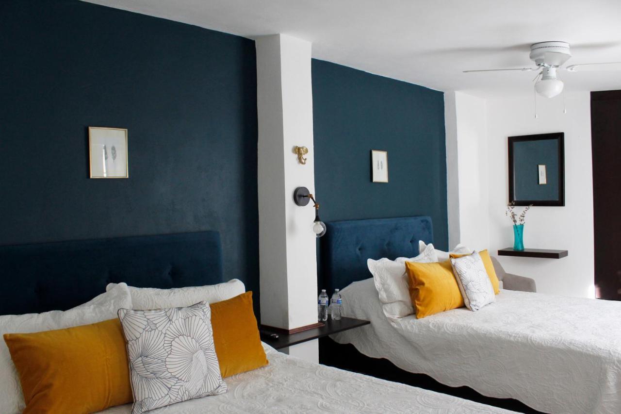 Suites Ciento 37 Leon Bagian luar foto